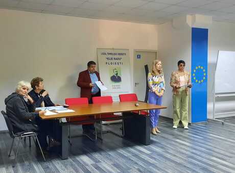 Primăria Municipiului Ploiești a premiat, astăzi, elevii câștigători ai Concursului Național “Științe și Tehnologii”, eveniment organizat de Liceul Tehnologic “Elie Radu” Ploiești